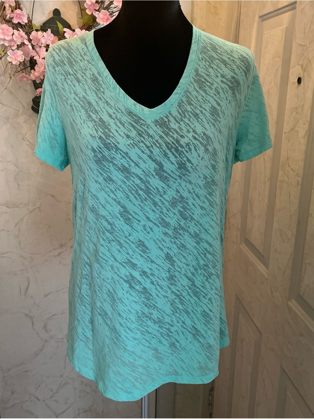 Women’s Mint V-Neck Short Sleeve Top